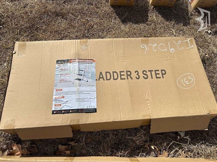 landhonor-lhr-ssl3-3-step-safety-ladder-image-2