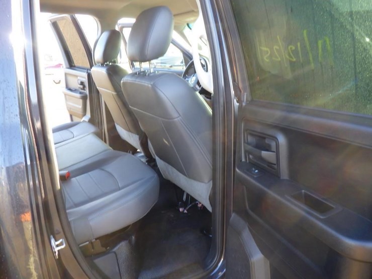 2016-dodge-1500-image-8