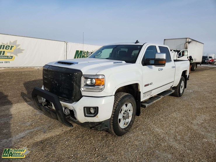 2017-gmc-sierra-3500hd-image-1
