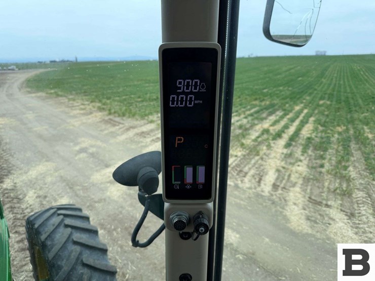 2012-john-deere-7215r-image-77