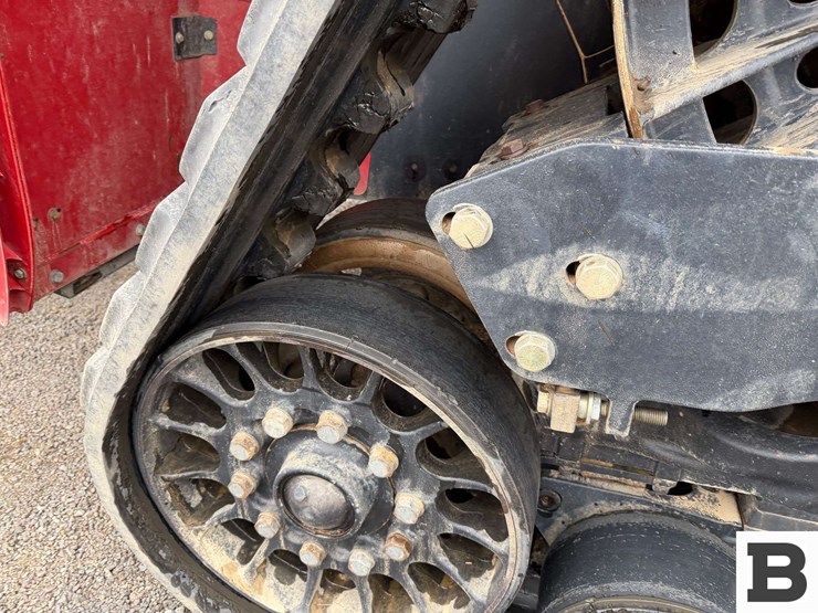 2014-case-ih-steiger-370-rowtrac-image-54