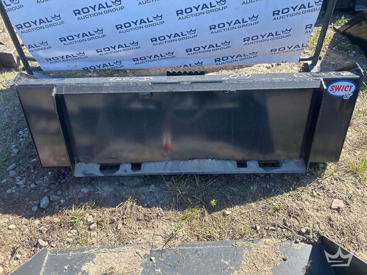 2025-swict-60in.-bucket-skid-steer-attachment-image-2