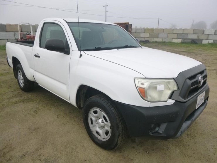 2014-toyota-tacoma-image-2