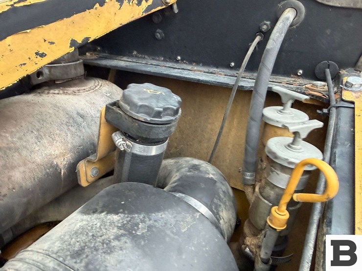 1998-caterpillar-416c-image-55