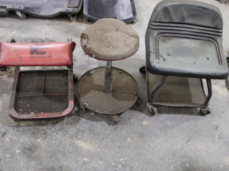 3-shop-stools-image-1