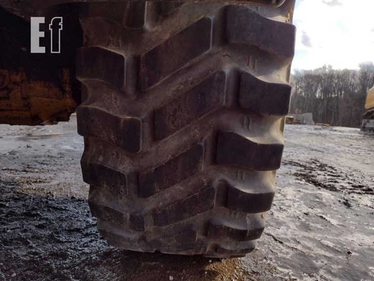 2021-deere-304l-image-19