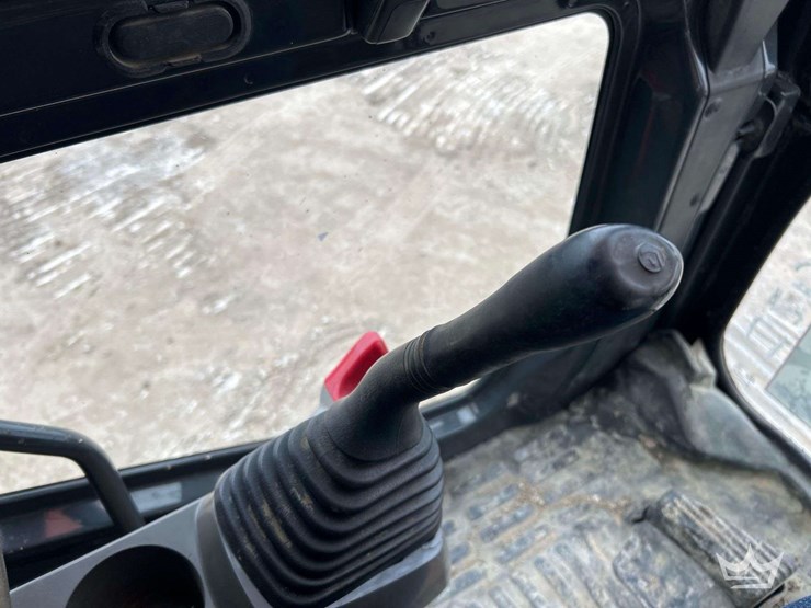 2013-komatsu-pc360-image-18