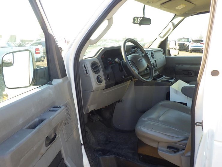 2012-ford-cargo-image-5