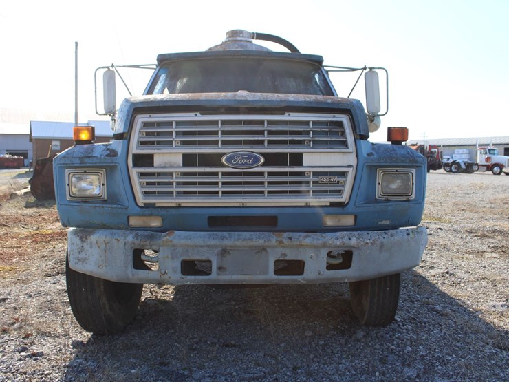 1988-ford-f700-image-3