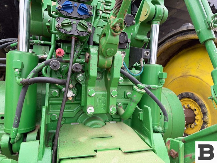 2015-john-deere-8370rt-image-35