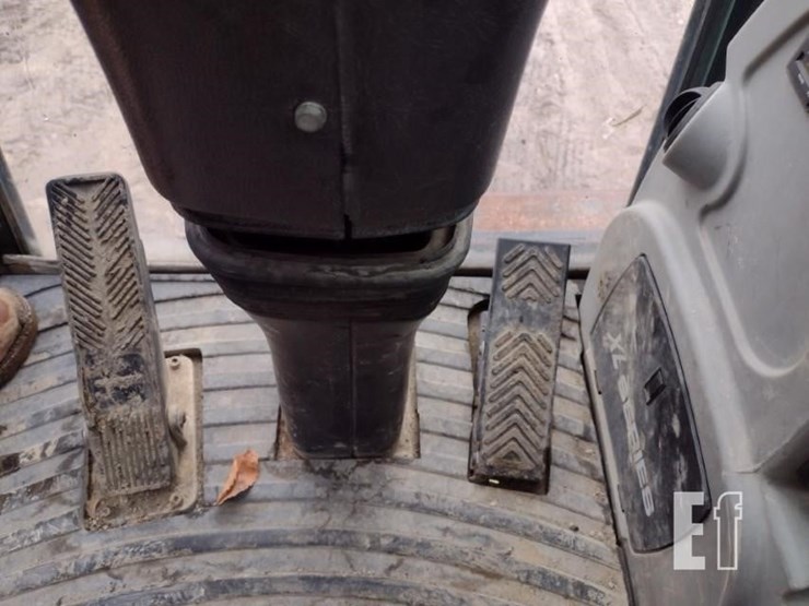 2005-gradall-xl3300-image-8