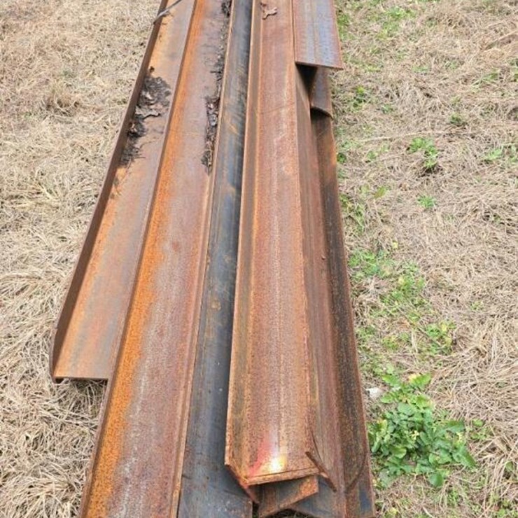 BUNDLE OF ANGLE IRON
