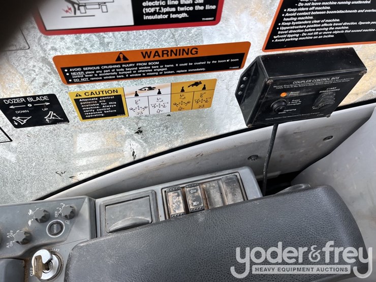 2022-deere-135g-image-41