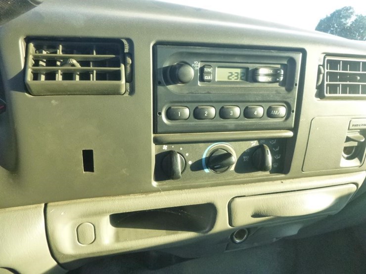 2003-ford-f550-image-12