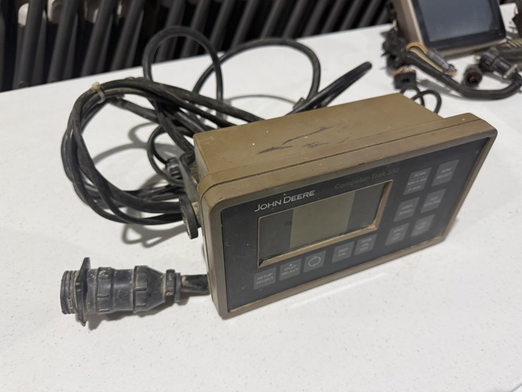 35257-john-deere-12-image-74