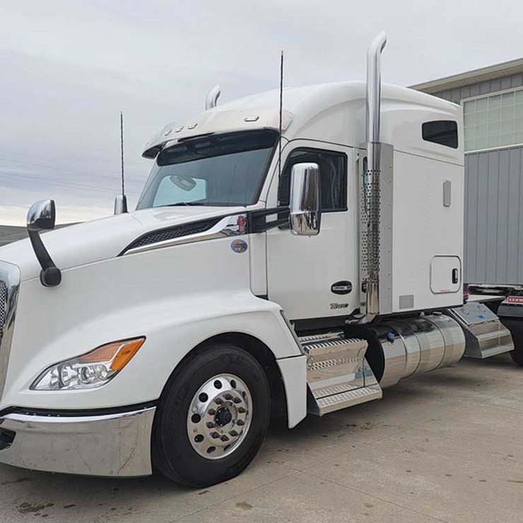 2025 KENWORTH T680