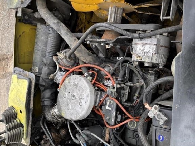 yale-glc080lgnae095-forklift-image-27