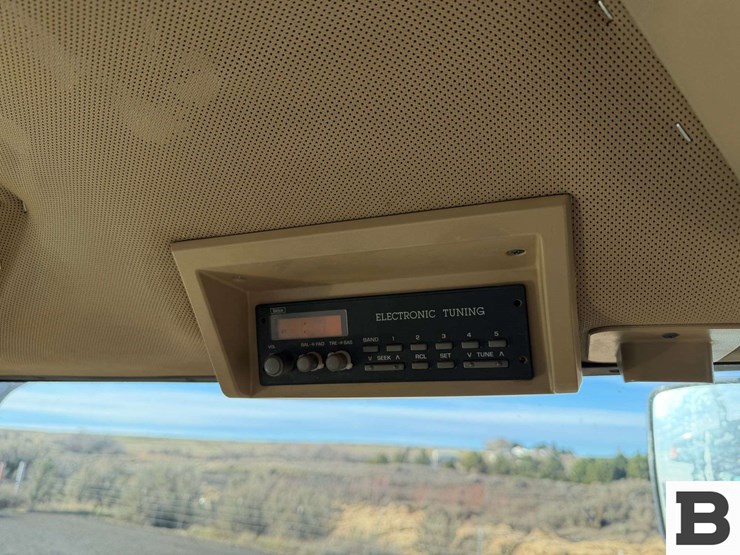 1997-john-deere-8300-image-70