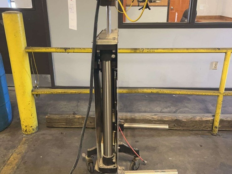 stainless-steel-wrapping-cart-image-3