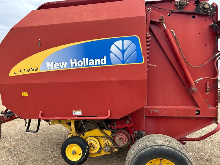 new-holland-br7080-image-5