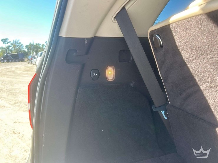 2017-mercedes-benz-gls450-awd-suv-image-33