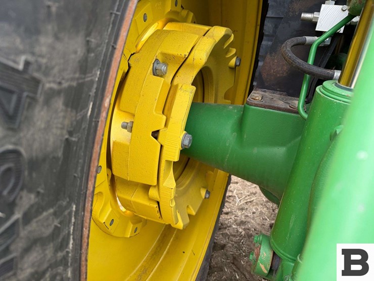 2012-john-deere-7215r-image-33