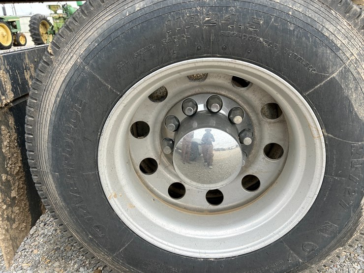 1996-freightliner-fld120-image-2