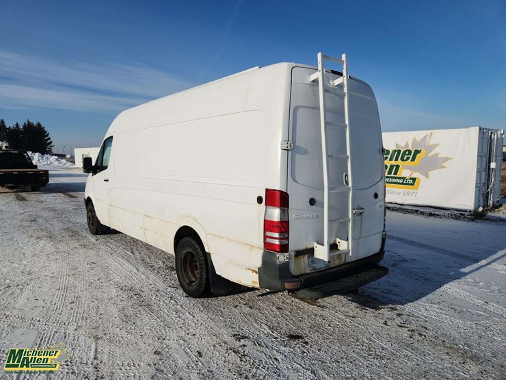 2009-dodge-sprinter-3500-image-3