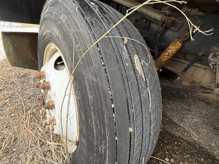 1983-freightliner-800-coe-image-24