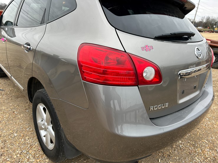 2012-nissan-rogue-image-8