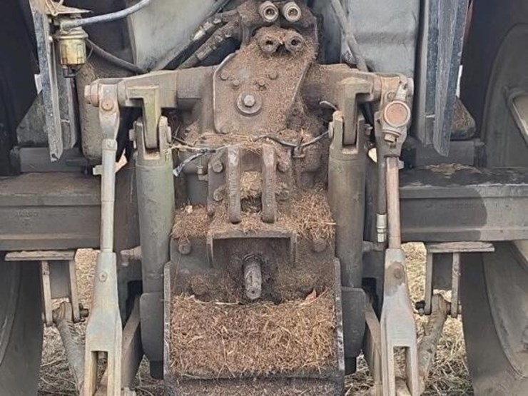 massey-ferguson-3070-tractor,-s/n-p083033:-cab-image-10