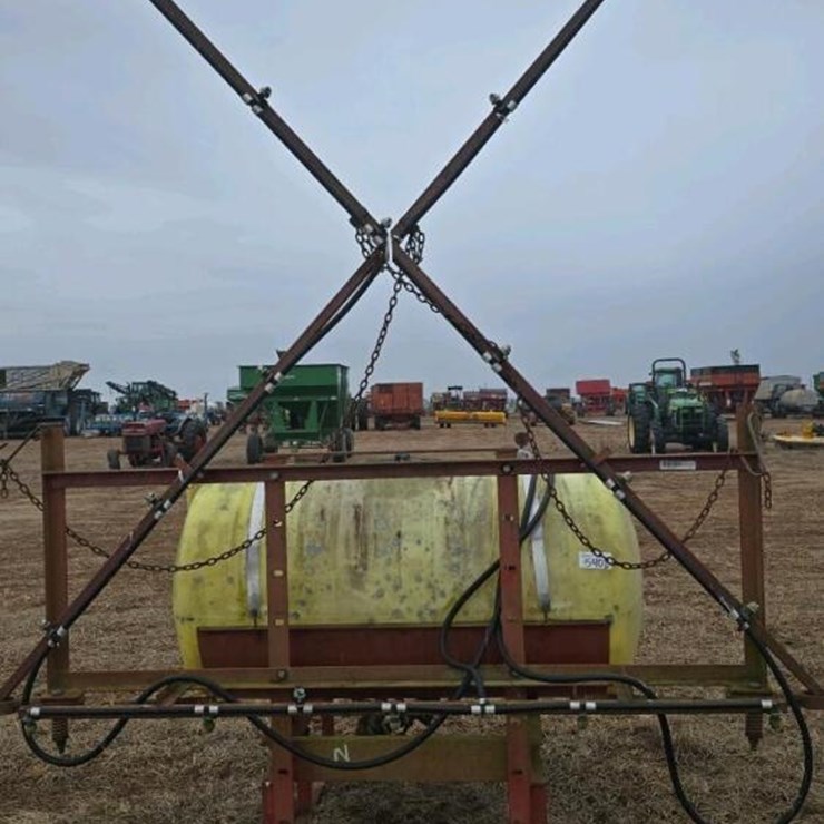 CANAAN CM200CA 8-ROW SPRAYER W/ 200-GAL TANK