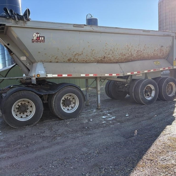2002 L & M Pit Boss Rock Tub Trailer