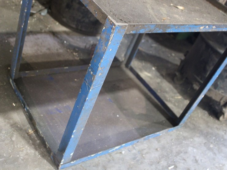 metal-shop-table-image-2