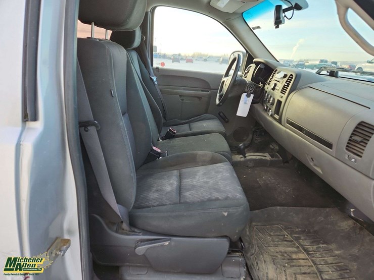 2010-gmc-sierra-1500-image-15