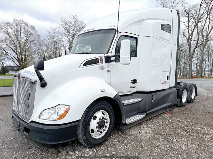 2022-kenworth-t680-image-1