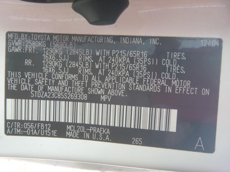 2005-toyota-sienna-image-15