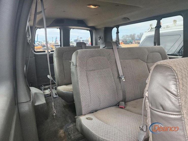 2014-chevrolet-express-2500-image-8