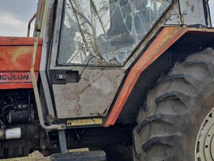 massey-ferguson-3070-tractor,-s/n-p083033:-cab-image-13