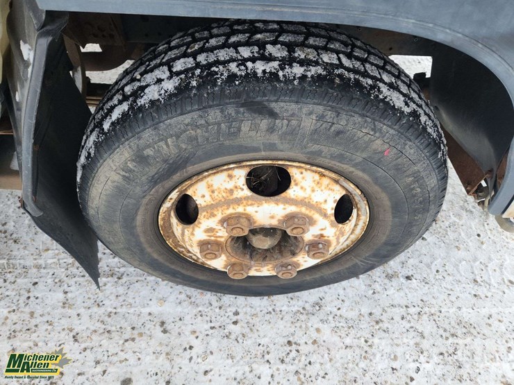 2003-gmc-w4500-image-11