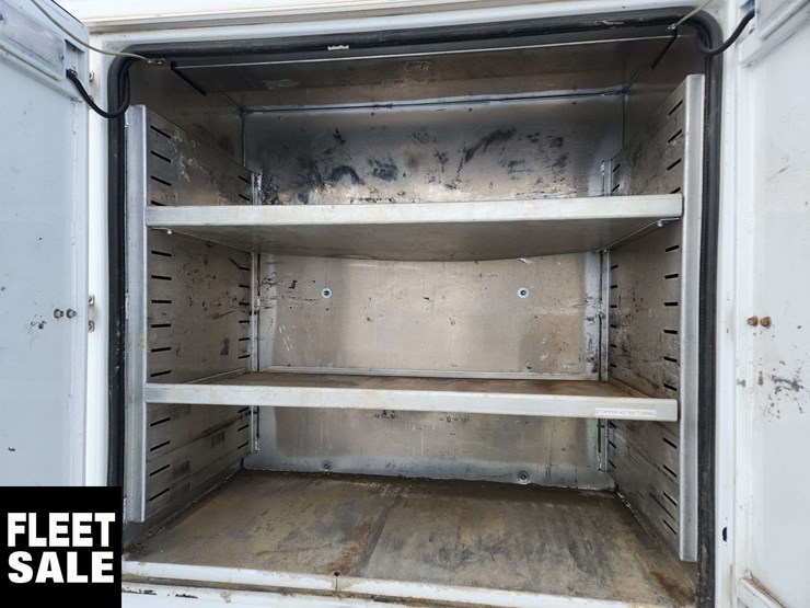 2015-ram-5500-4x4-s/a-service-truck-image-32