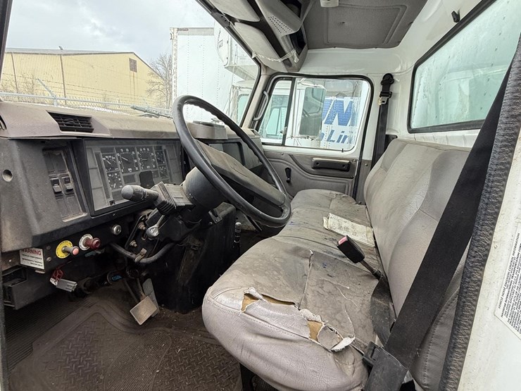 1998-international-4700-image-11