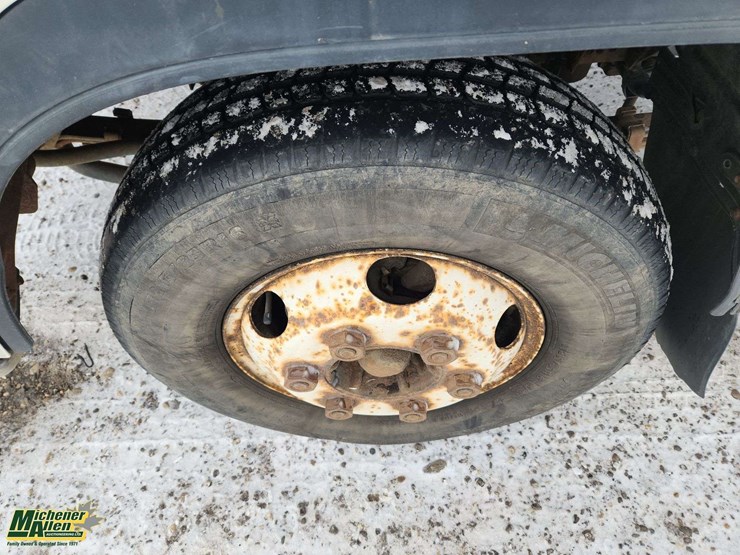 2003-gmc-w4500-image-10