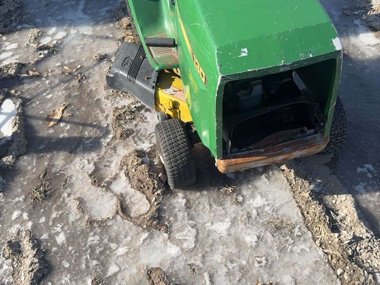 john-deere-130-image-3