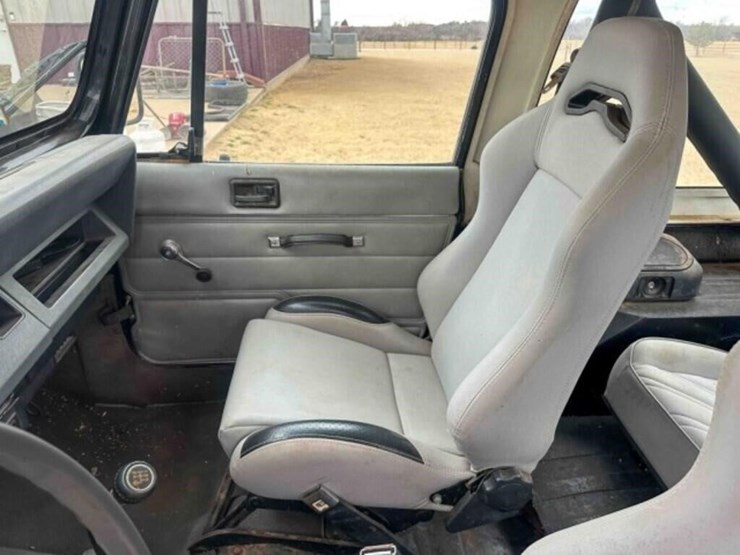 1989-jeep-wrangler-image-27