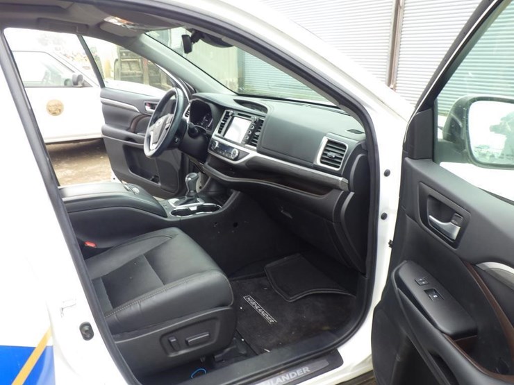 2017-toyota-highlander-image-6