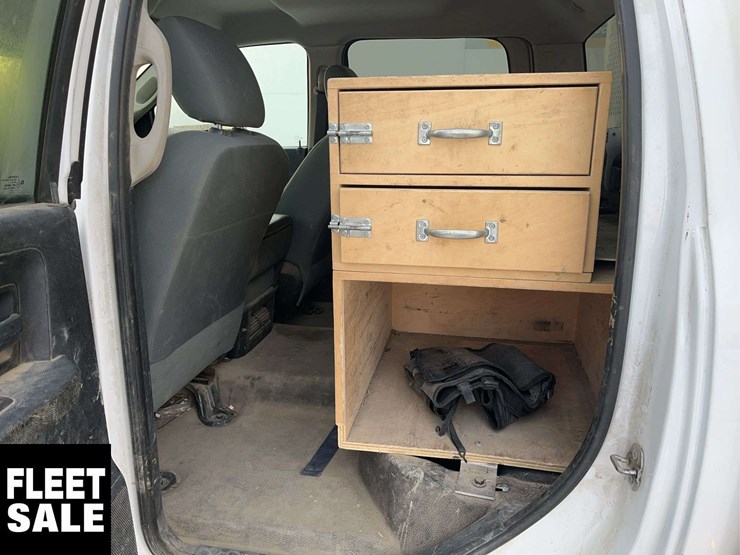 2016-ram-5500-4x4-s/a-service-truck-image-15