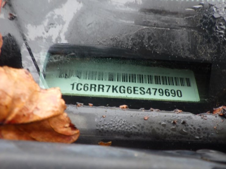 2014-dodge-1500-image-15