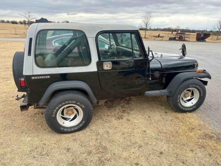 1989-jeep-wrangler-image-4