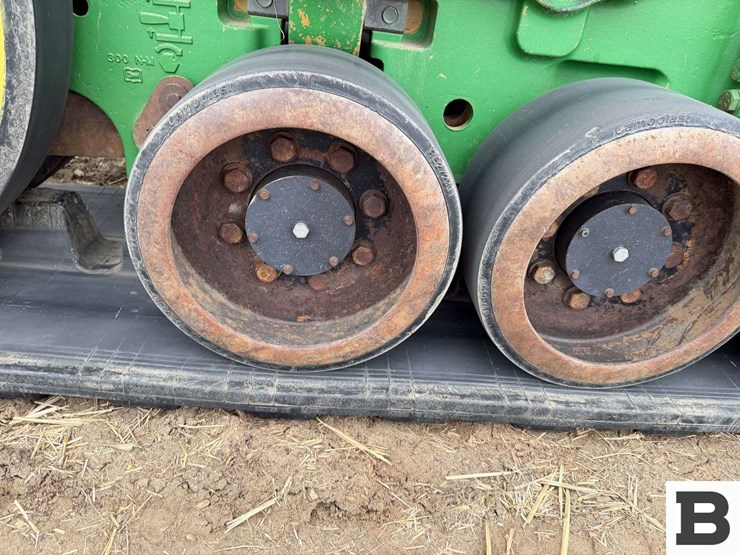 2015-john-deere-8370rt-image-24